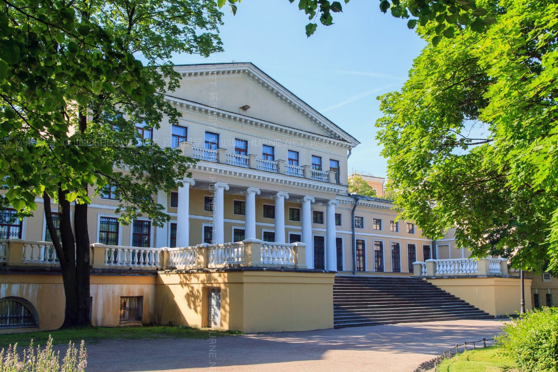圣彼得堡亞歷山大一世國立交通大學