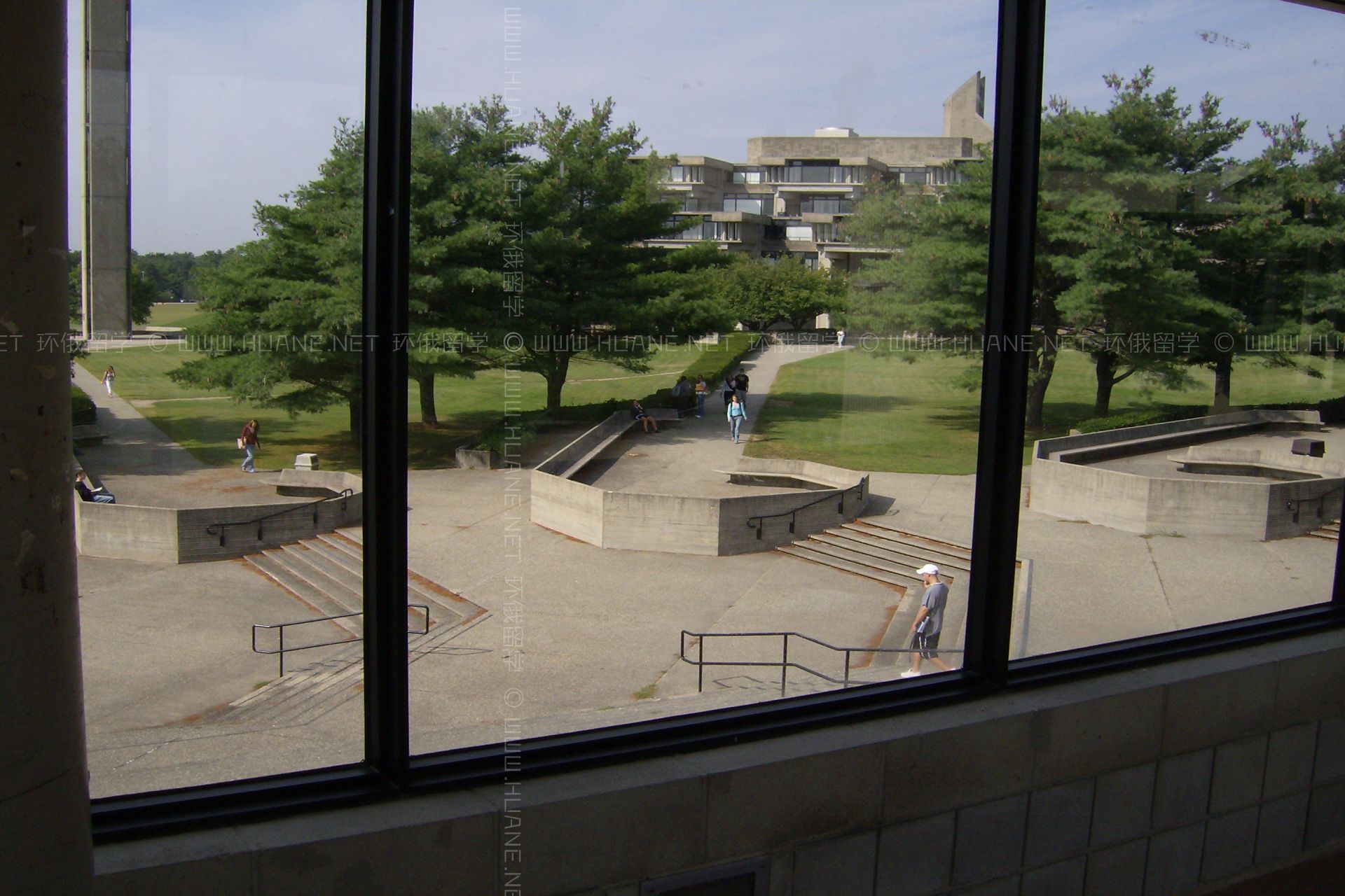馬薩諸塞大學(xué)達(dá)特茅斯分校視覺(jué)與表演藝術(shù)學(xué)院